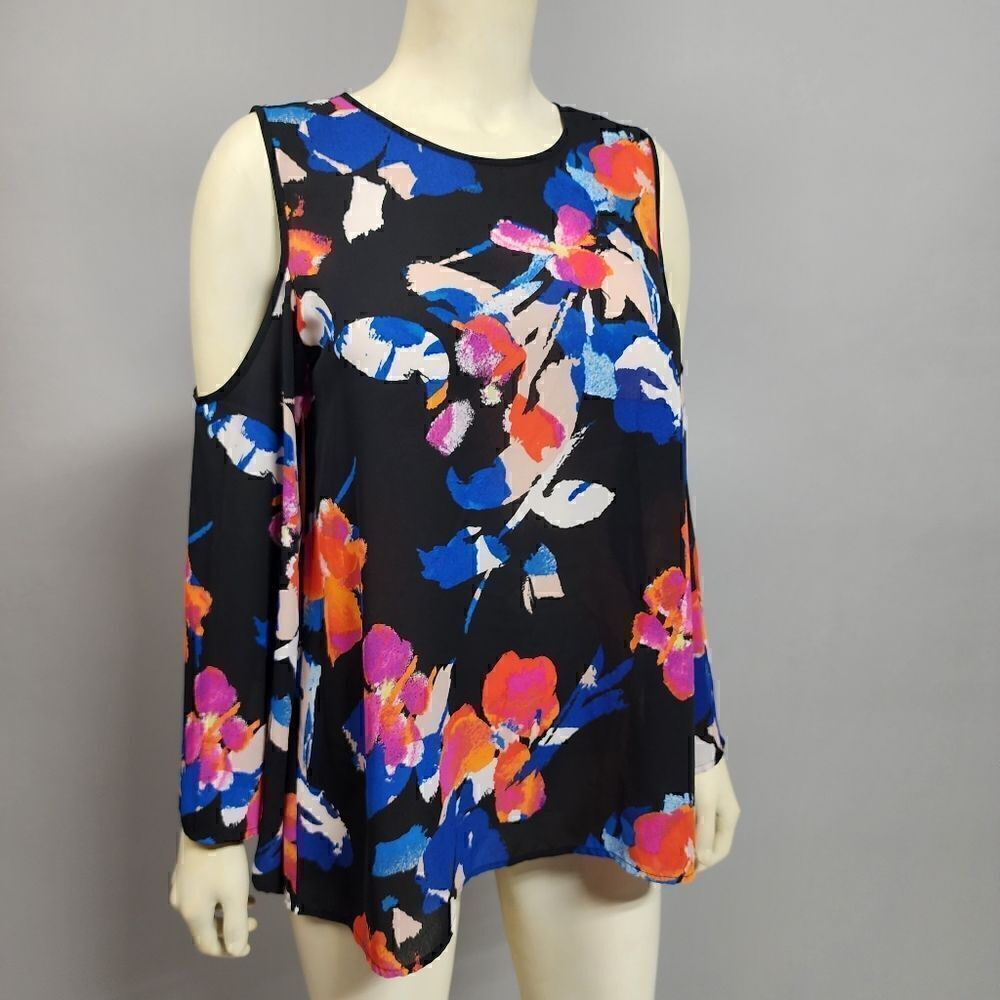 Vince Camuto small top 